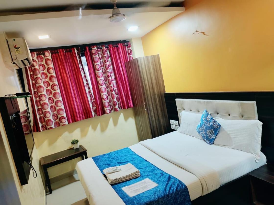 Hotel Golden Galaxy - Santacruz East Mumbai Exterior foto