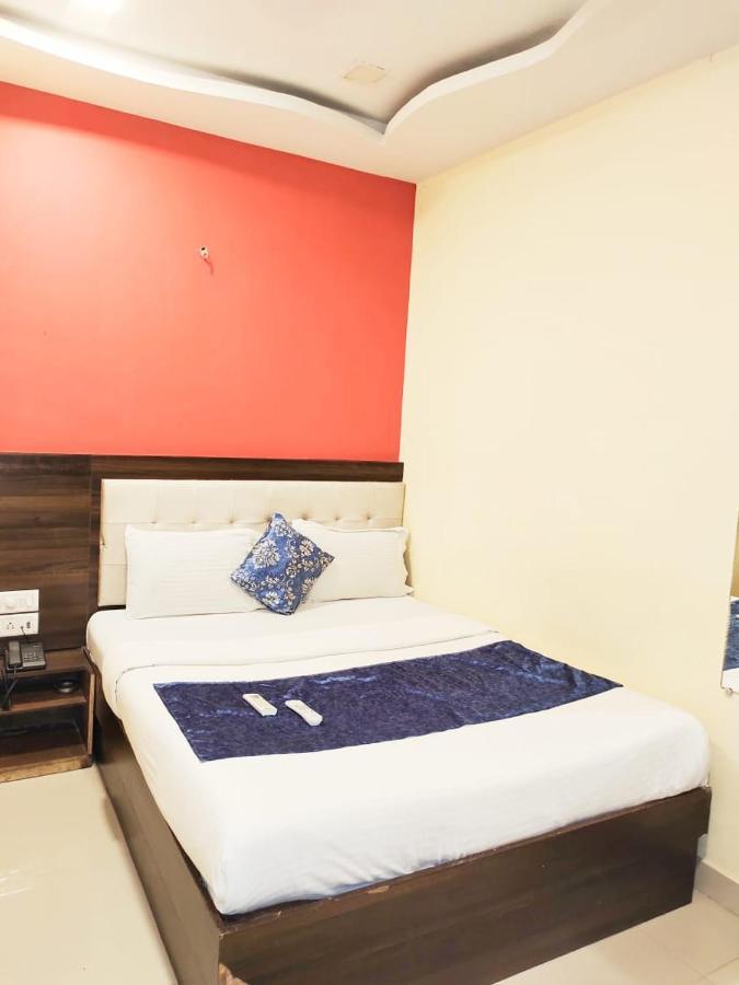 Hotel Golden Galaxy - Santacruz East Mumbai Exterior foto